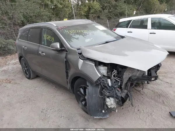 5XYPG4A30HG249026 2017 KIA SORENTO - Image 1