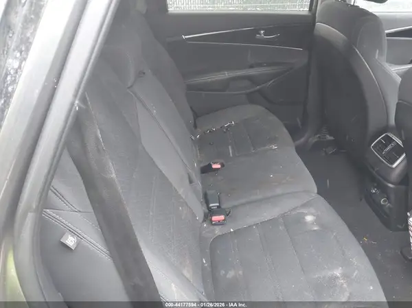 5XYPG4A30HG257207 2017 KIA SORENTO - Image 8