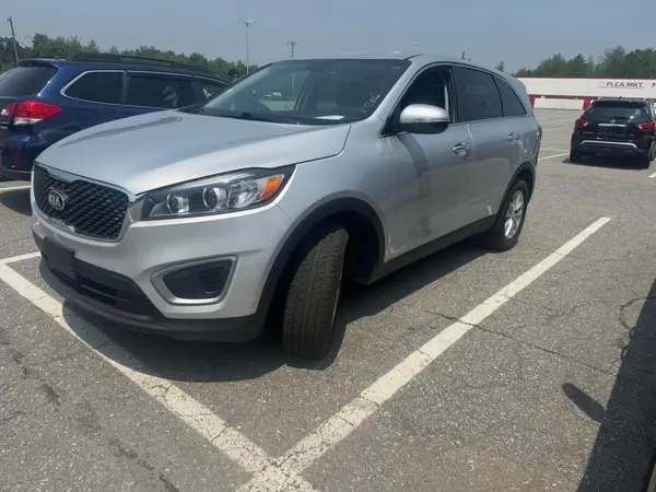5XYPG4A30HG2615 2017 KIA SORENTO - Image 2