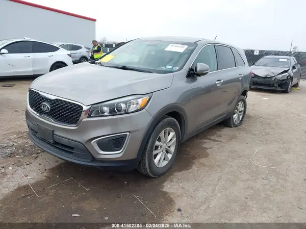 5XYPG4A30HG261922 2017 KIA SORENTO - Image 2