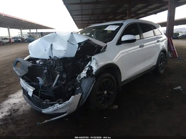 5XYPG4A30HG266893 2017 KIA SORENTO - Image 2