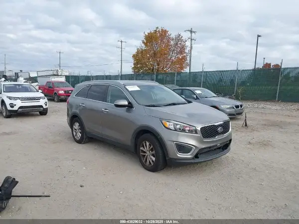 5XYPG4A30HG267512 2017 KIA SORENTO - Image 1