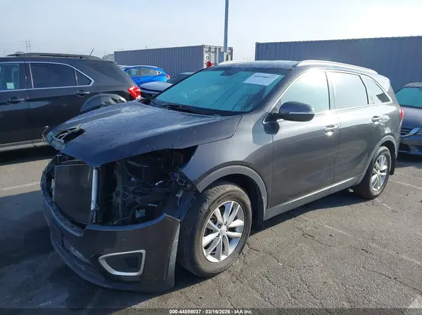 5XYPG4A30HG267932 2017 KIA SORENTO - Image 2