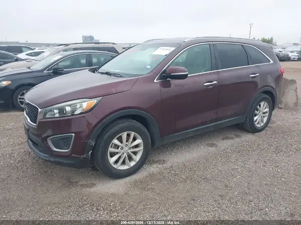 5XYPG4A30HG268532 2017 KIA SORENTO - Image 2