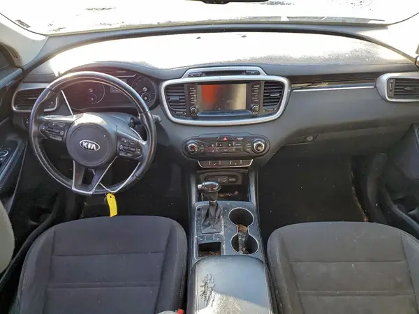 5XYPG4A30HG271768 2017 KIA SORENTO - Image 8