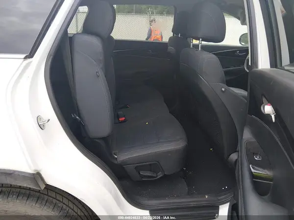 5XYPG4A30HG275111 2017 KIA SORENTO - Image 8