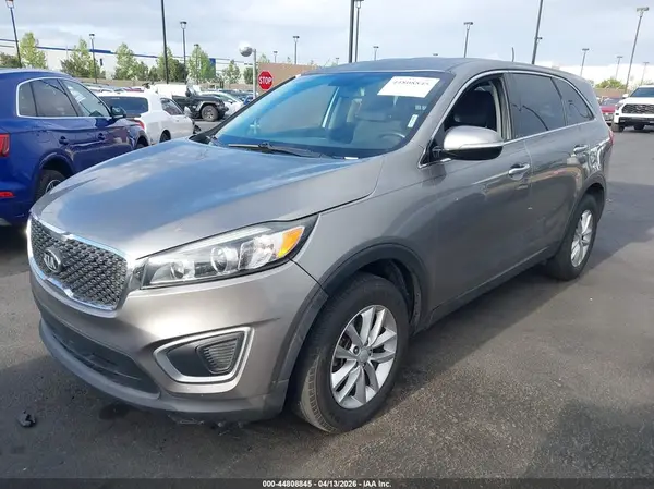 5XYPG4A30HG277277 2017 KIA SORENTO - Image 2