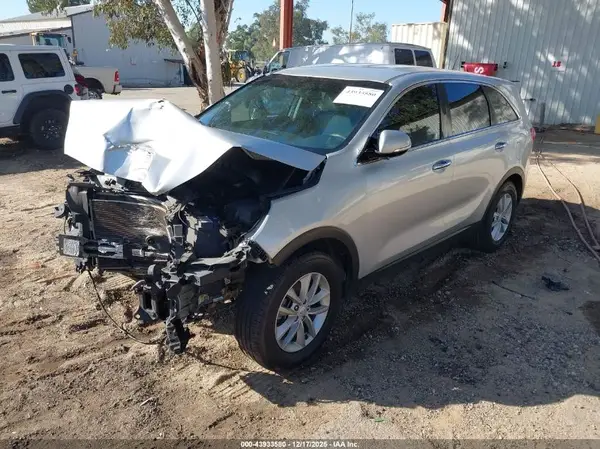 5XYPG4A30HG280843 2017 KIA SORENTO - Image 2