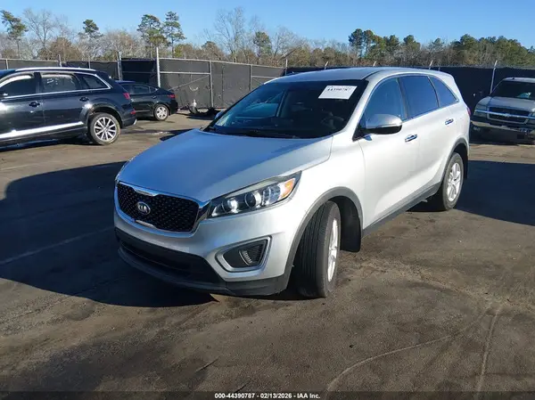 5XYPG4A30HG283774 2017 KIA SORENTO - Image 2