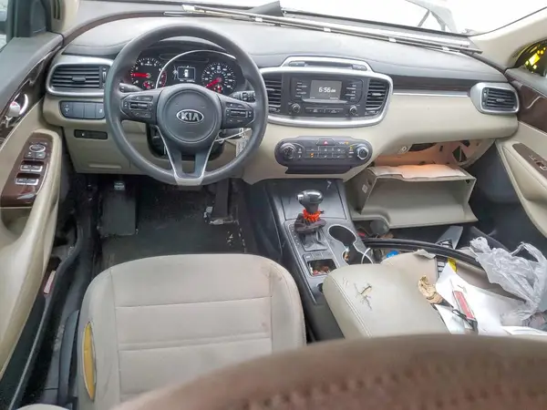 5XYPG4A30HG284469 2017 KIA SORENTO - Image 8