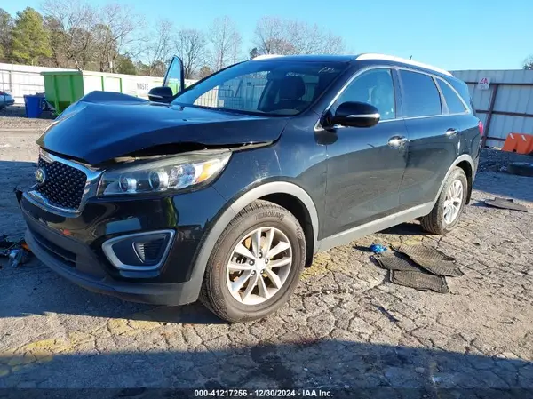 5XYPG4A30HG285332 2017 KIA SORENTO - Image 2