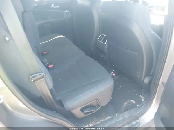 5XYPG4A30HG287503 2017 KIA SORENTO - Image 8
