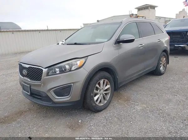 5XYPG4A30HG295472 2017 KIA SORENTO - Image 2