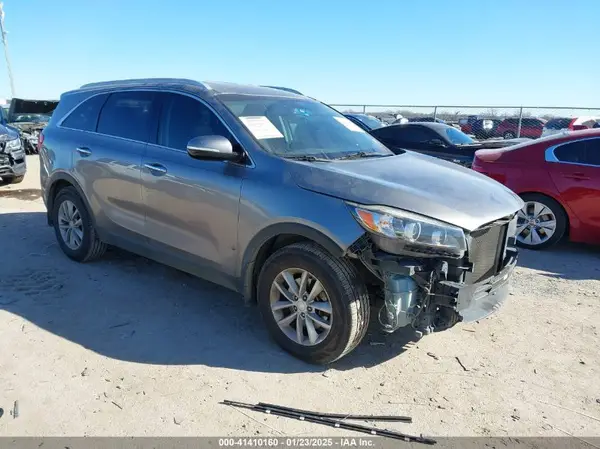 5XYPG4A30JG339556 2018 KIA SORENTO - Image 1