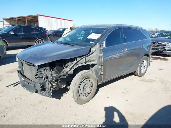 5XYPG4A30JG339556 2018 KIA SORENTO - Image 2