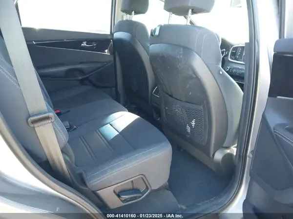 5XYPG4A30JG339556 2018 KIA SORENTO - Image 8