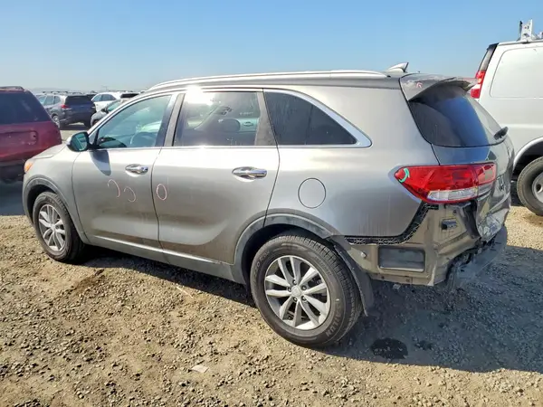 5XYPG4A30JG341923 2018 KIA SORENTO - Image 2