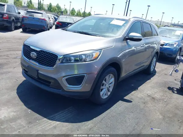 5XYPG4A30JG346748 2018 KIA SORENTO - Image 2