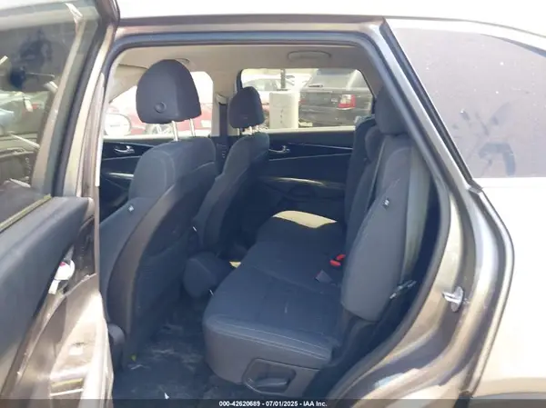 5XYPG4A30JG346748 2018 KIA SORENTO - Image 8
