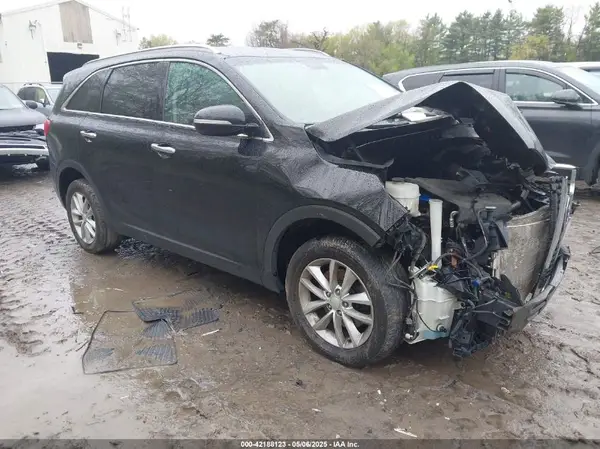5XYPG4A30JG348905 2018 KIA SORENTO - Image 1