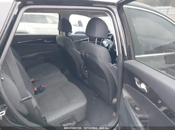 5XYPG4A30JG350105 2018 KIA SORENTO - Image 8