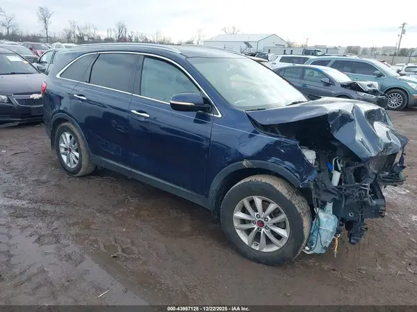 5XYPG4A30JG358303 2018 KIA SORENTO - Image 1