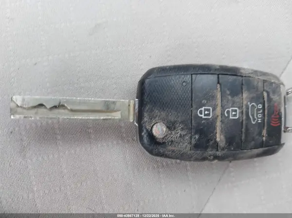 5XYPG4A30JG358303 2018 KIA SORENTO - Image 8