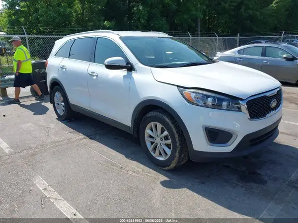 5XYPG4A30JG376946 2018 KIA SORENTO - Image 1