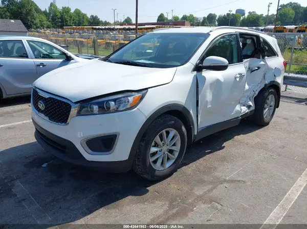 5XYPG4A30JG376946 2018 KIA SORENTO - Image 2