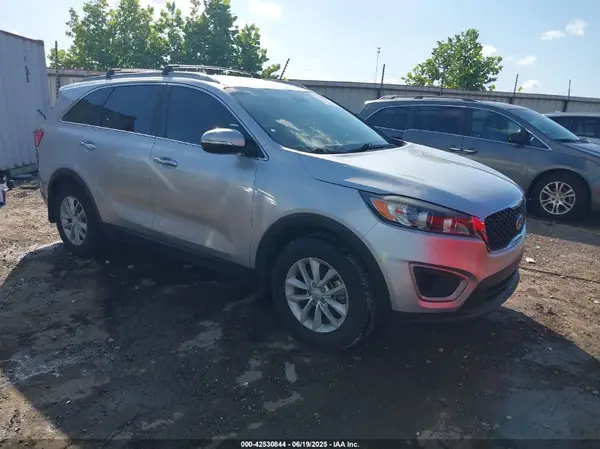 5XYPG4A30JG381371 2018 KIA SORENTO - Image 1