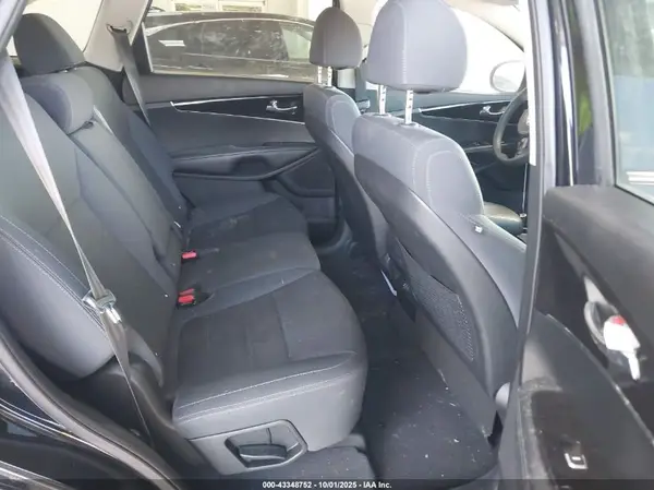 5XYPG4A30JG386456 2018 KIA SORENTO - Image 8