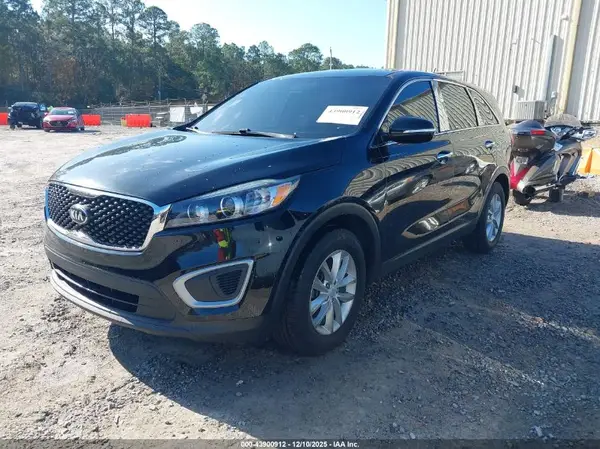 5XYPG4A30JG403269 2018 KIA SORENTO - Image 2