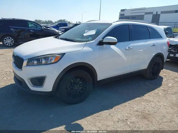 5XYPG4A30JG403319 2018 KIA SORENTO - Image 2