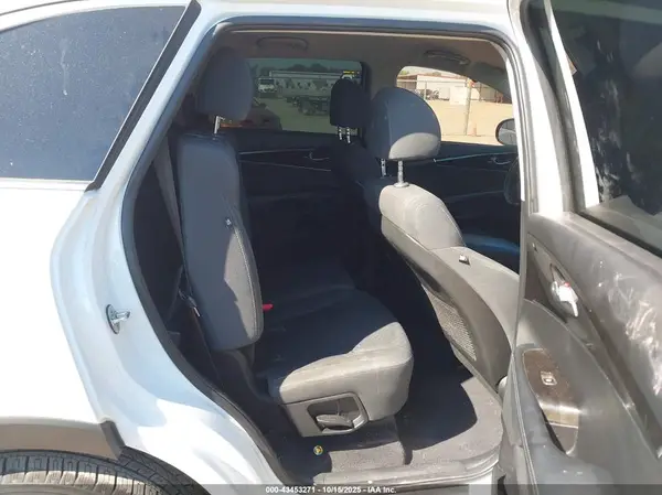 5XYPG4A30JG403319 2018 KIA SORENTO - Image 8