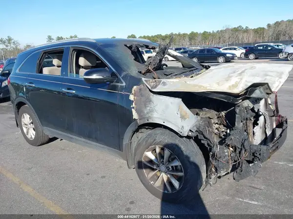 5XYPG4A30JG407497 2018 KIA SORENTO - Image 1