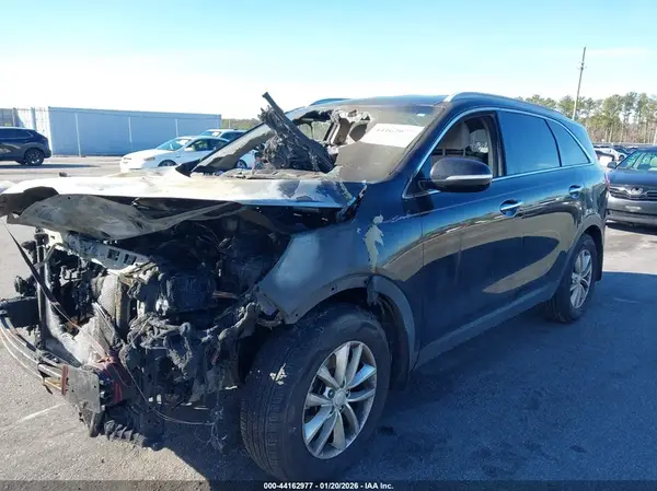 5XYPG4A30JG407497 2018 KIA SORENTO - Image 2