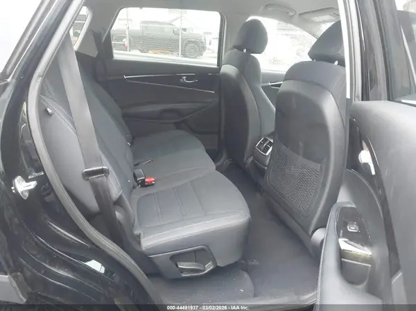5XYPG4A30JG411744 2018 KIA SORENTO - Image 8