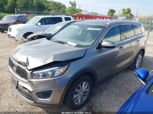5XYPG4A30JG412179 2018 KIA SORENTO - Image 2