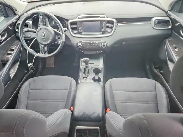 5XYPG4A30JG415762 2018 KIA SORENTO - Image 8
