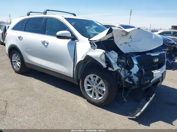 5XYPG4A30JG424882 2018 KIA SORENTO - Image 1