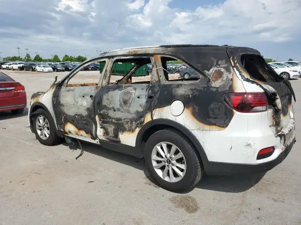 5XYPG4A30KG435706 2019 KIA SORENTO - Image 2