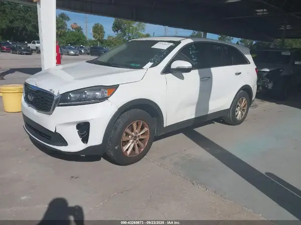 5XYPG4A30KG451775 2019 KIA SORENTO - Image 2