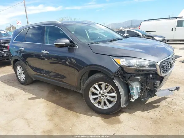 5XYPG4A30KG452358 2019 KIA SORENTO - Image 1