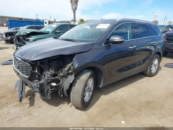 5XYPG4A30KG452358 2019 KIA SORENTO - Image 2