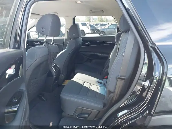 5XYPG4A30KG465482 2019 KIA SORENTO - Image 8