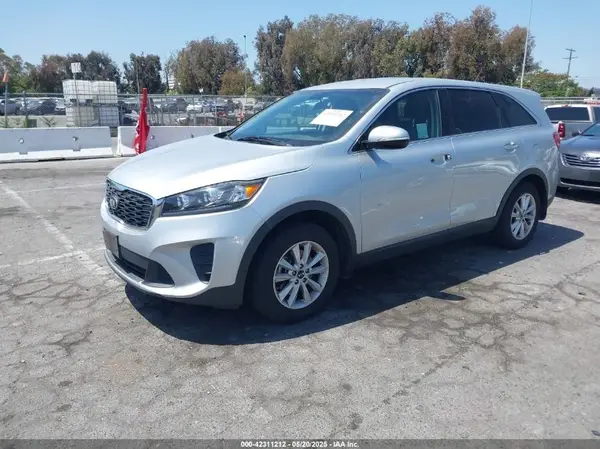 5XYPG4A30KG476739 2019 KIA SORENTO - Image 2