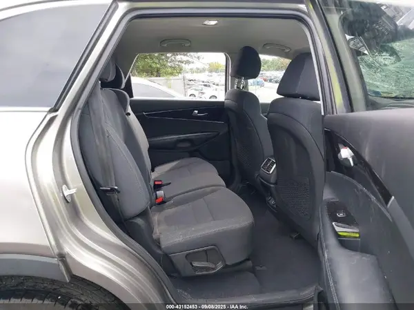 5XYPG4A30KG501932 2019 KIA SORENTO - Image 8