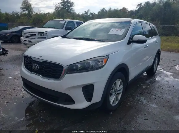 5XYPG4A30KG504684 2019 KIA SORENTO - Image 2