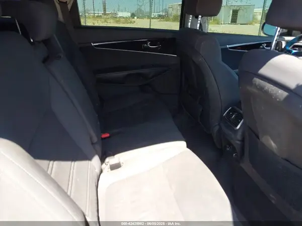 5XYPG4A30KG510386 2019 KIA SORENTO - Image 8