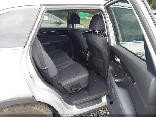 5XYPG4A30KG512946 2019 KIA SORENTO - Image 8
